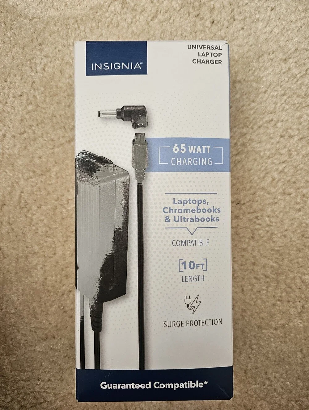 Insignia 65W Universal Laptop Charger - Black